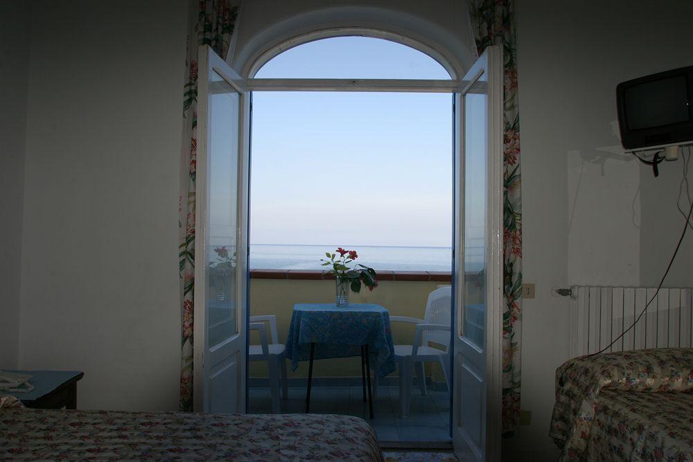 Hotel Terme Marina Lacco Ameno  Bagian luar foto